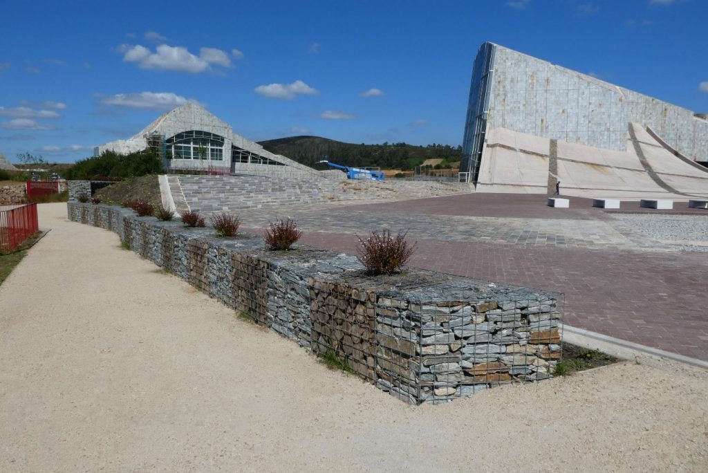 Gaviones en Ciudad de la Cultura en Santiago de Compostela, Galicia