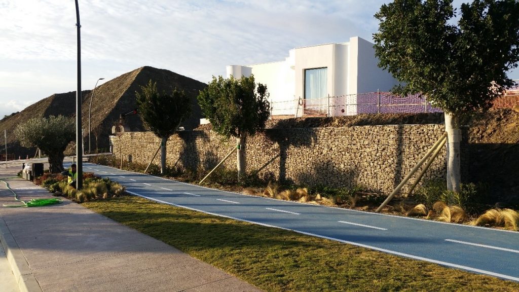 Muro de gaviones en Casa Piloto de Higuerón West, Fuengirola, Málaga