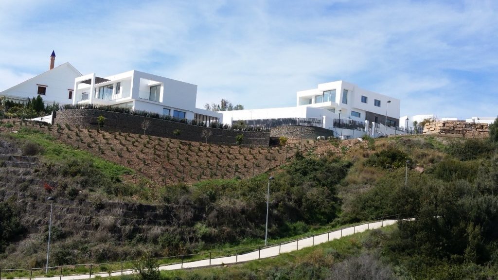 Muro de gaviones en Santa Clara Golf, Marbella, Málaga