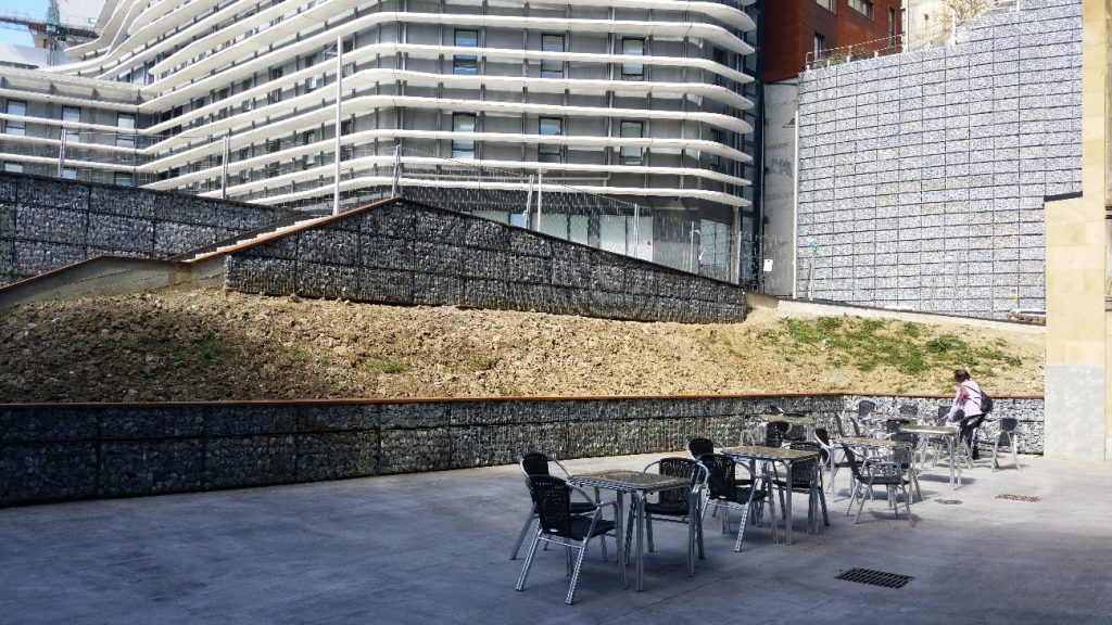 Revestimiento con gaviones en Donostia, San Sebastían, Gipuzkoa